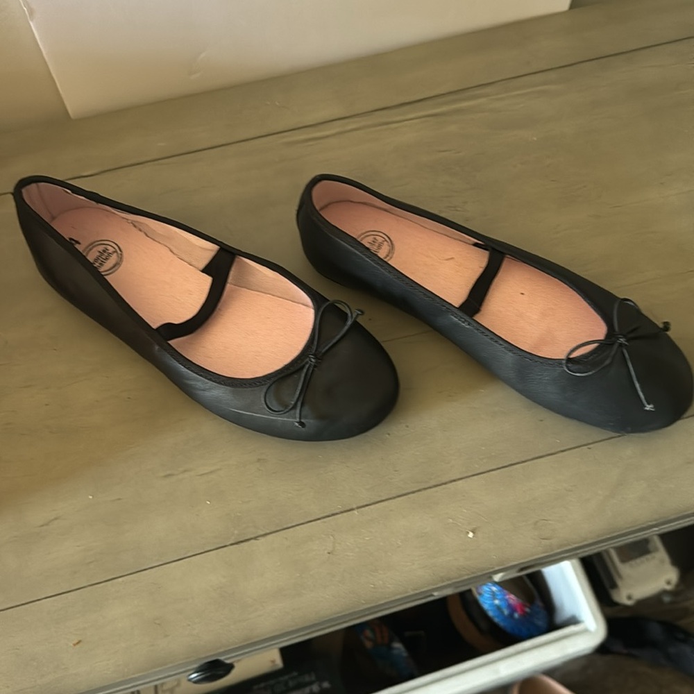 Flats - Picture 2 of 2